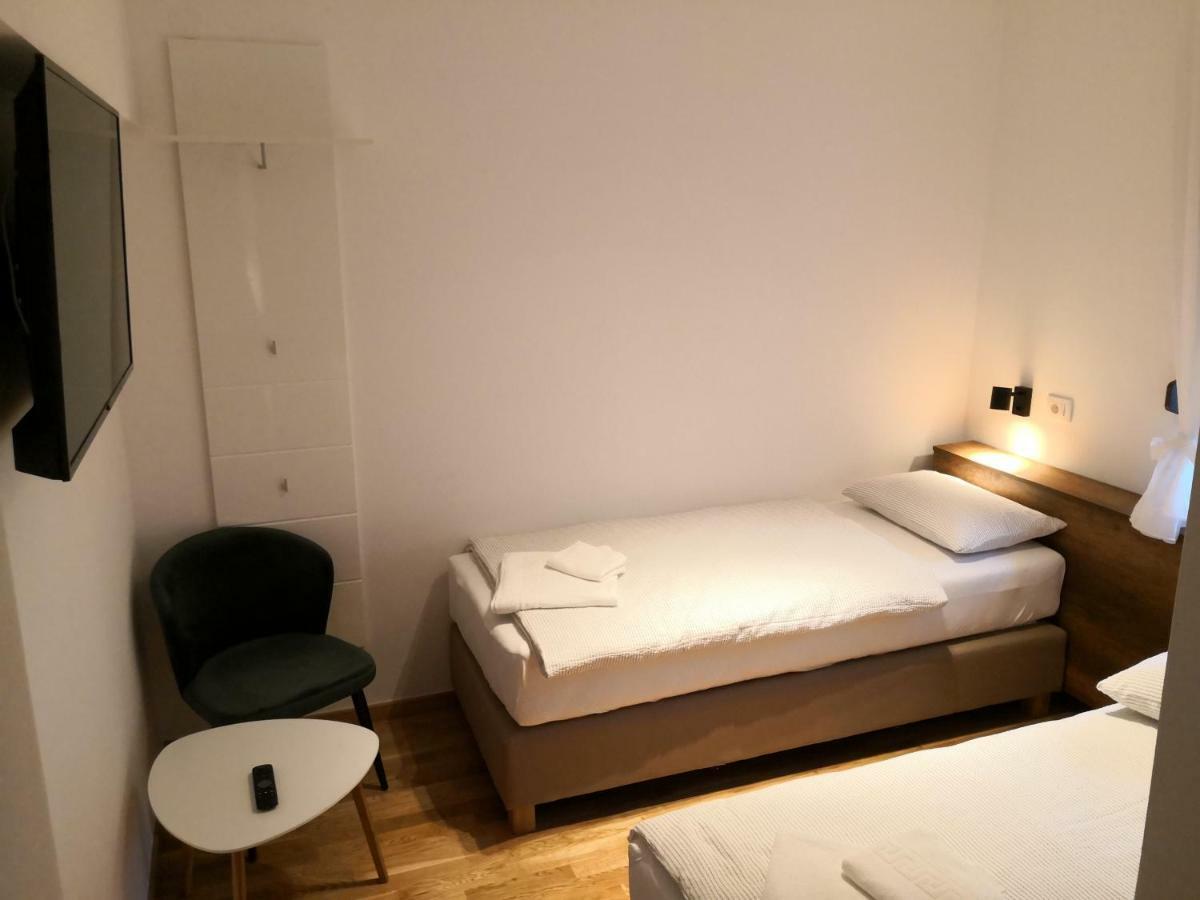 Accommodation Plitvice Korenica Esterno foto