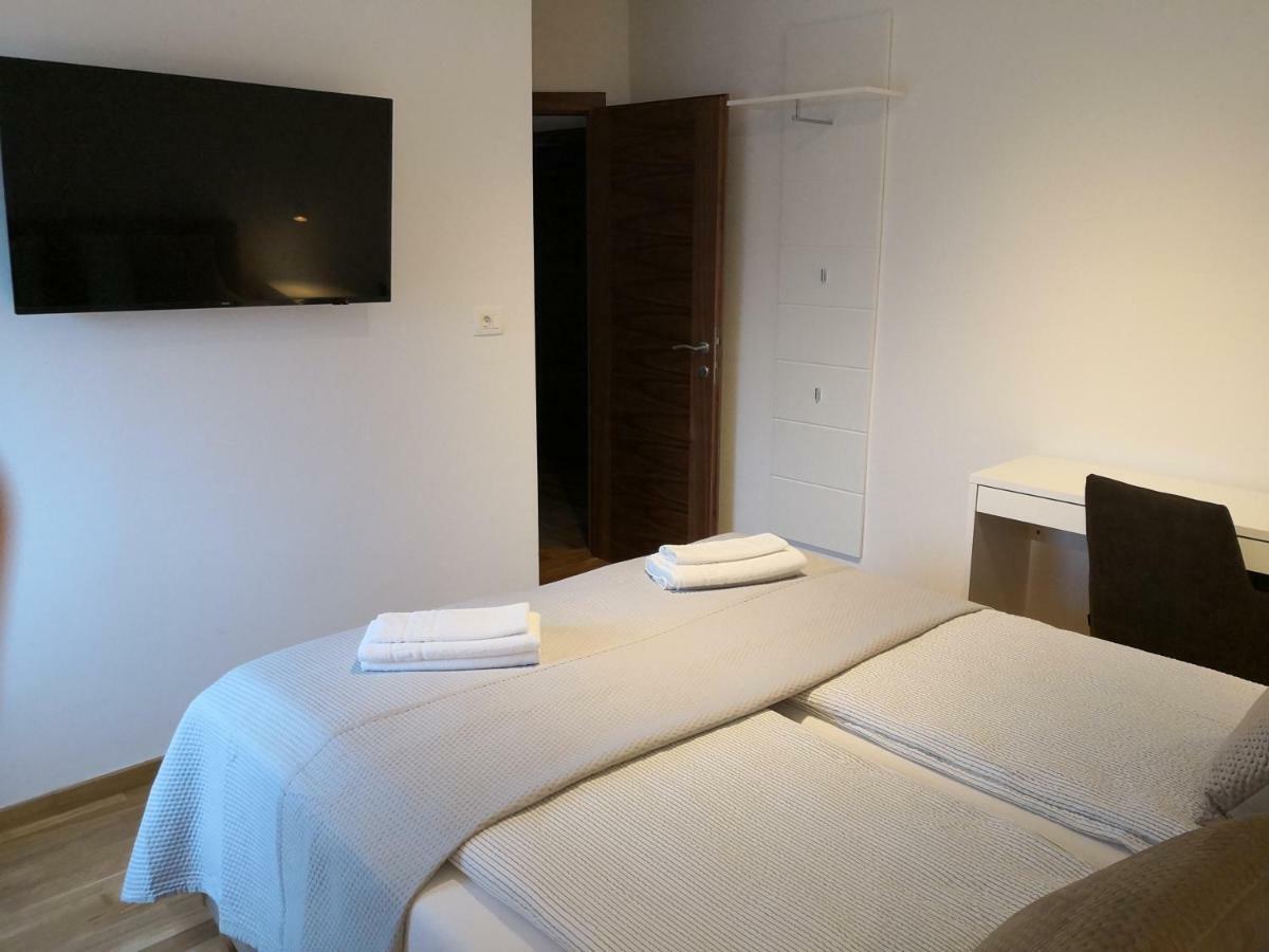 Accommodation Plitvice Korenica Esterno foto