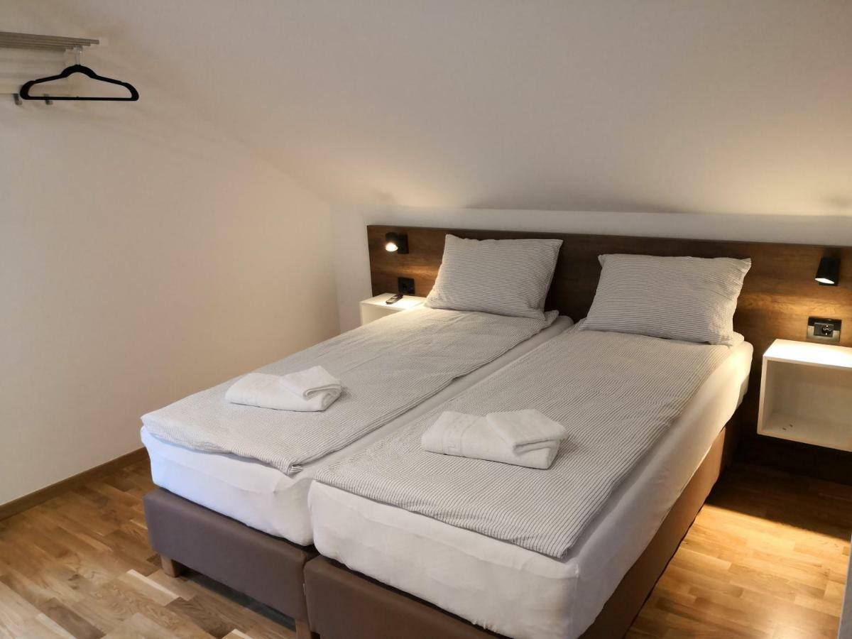 Accommodation Plitvice Korenica Esterno foto